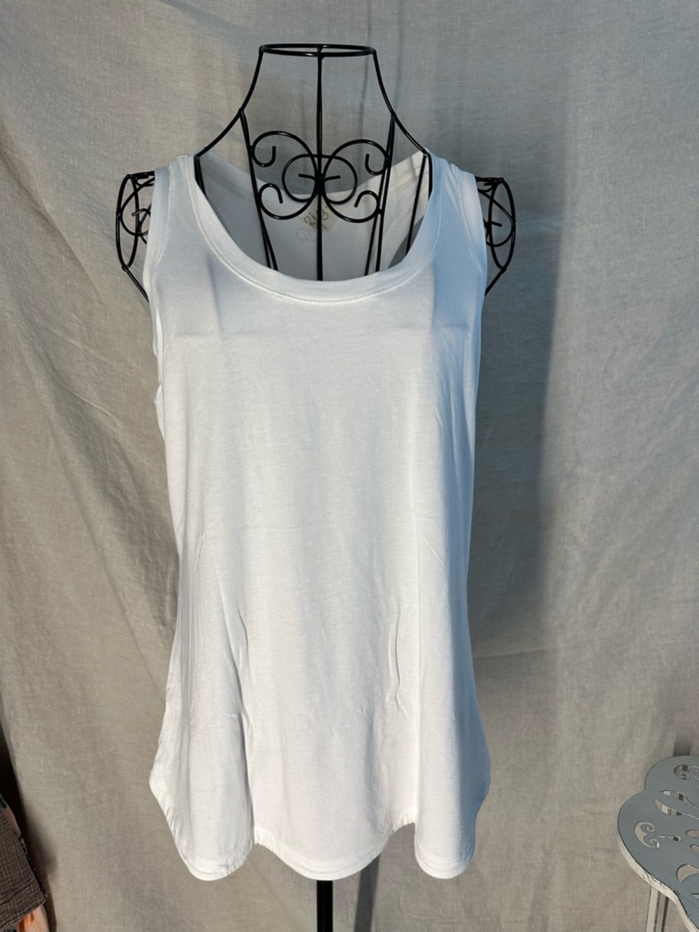 CALIA by Carrie Underwood White Scoop Neck Tank